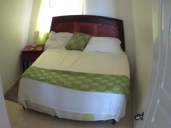 Two Bedroom Bedroom Aparment With Terrace (Downstairs)