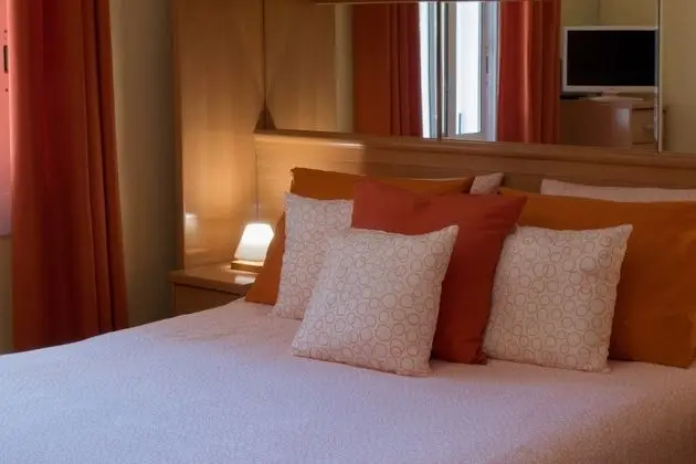 Apart Daire, 2 Yatak Odası, Balkon, Havuz Manzaralı