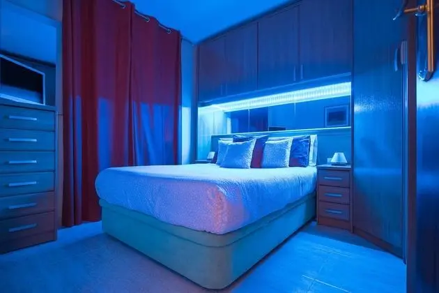 Apart Daire, 2 Yatak Odası, Balkon, Havuz Manzaralı