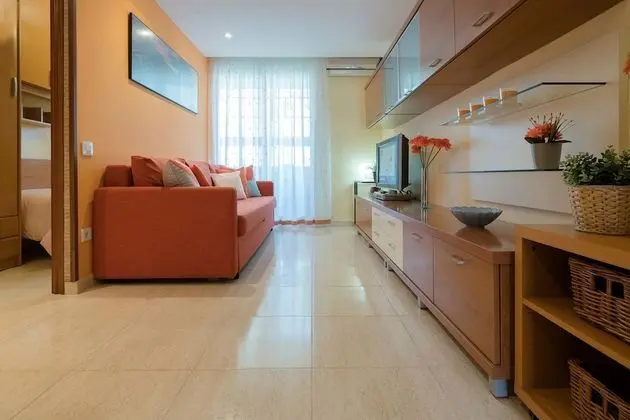Apart Daire, 2 Yatak Odası, Balkon, Havuz Manzaralı