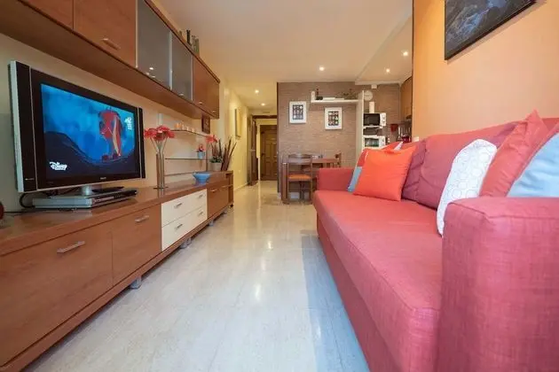 Apart Daire, 2 Yatak Odası, Balkon, Havuz Manzaralı