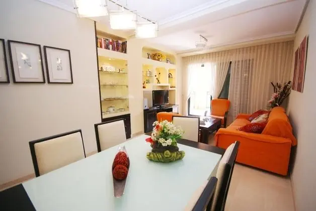 Apart Daire, 2 Yatak Odası, Havuz Manzaralı