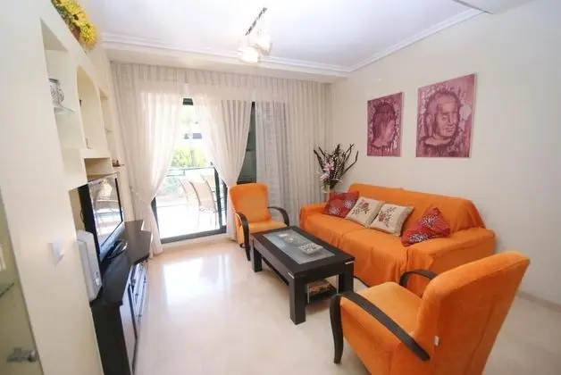 Apart Daire, 2 Yatak Odası, Havuz Manzaralı