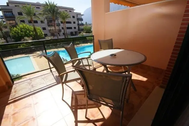 Apart Daire, 2 Yatak Odası, Havuz Manzaralı