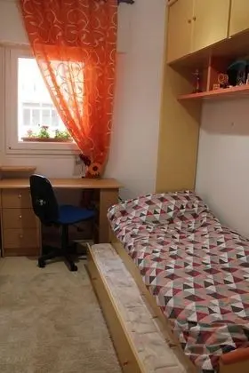 Apart Daire, 2 Yatak Odası, Balkon, Avlu Manzaralı