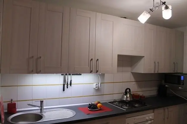 Apart Daire, 2 Yatak Odası, Balkon, Avlu Manzaralı