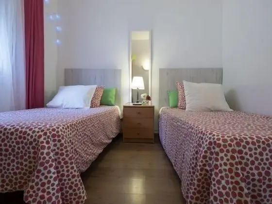 Apart Daire, 2 Yatak Odası, Balkon, Havuz Manzaralı