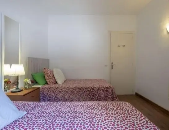 Apart Daire, 2 Yatak Odası, Balkon, Havuz Manzaralı