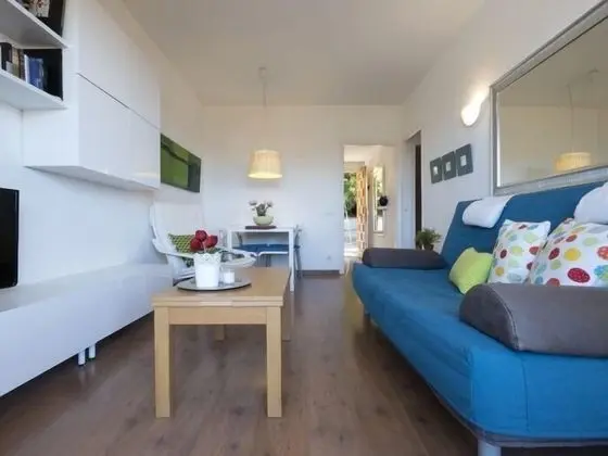 Apart Daire, 2 Yatak Odası, Balkon, Havuz Manzaralı