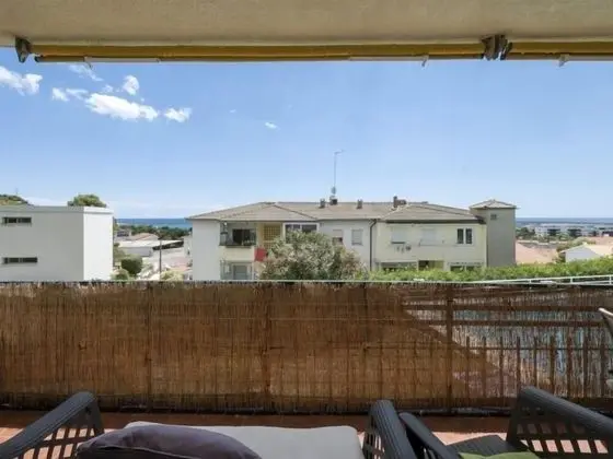 Apart Daire, 2 Yatak Odası, Balkon, Havuz Manzaralı