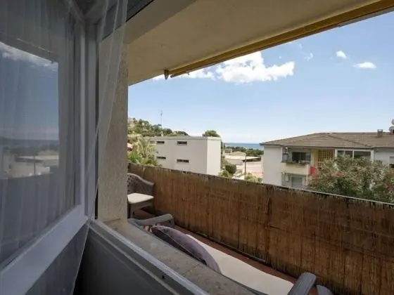 Apart Daire, 2 Yatak Odası, Balkon, Havuz Manzaralı