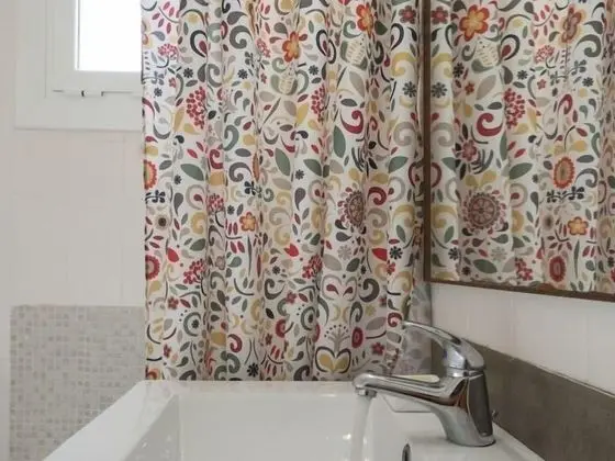 Apart Daire, 2 Yatak Odası, Balkon, Havuz Manzaralı