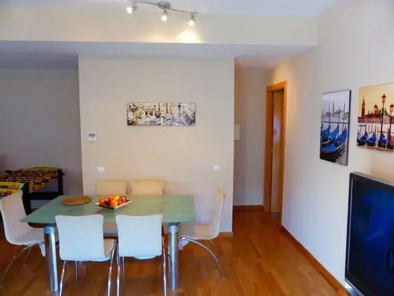 Apart Daire, 3 Yatak Odası, Teras, Havuz Manzaralı