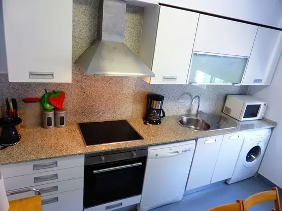 Apart Daire, 3 Yatak Odası, Teras, Havuz Manzaralı