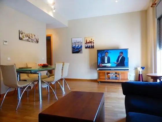 Apart Daire, 3 Yatak Odası, Teras, Havuz Manzaralı