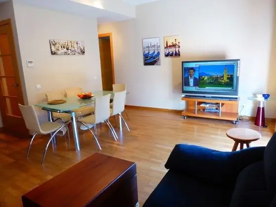 Apart Daire, 3 Yatak Odası, Teras, Havuz Manzaralı