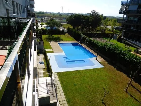 Apart Daire, 3 Yatak Odası, Teras, Havuz Manzaralı