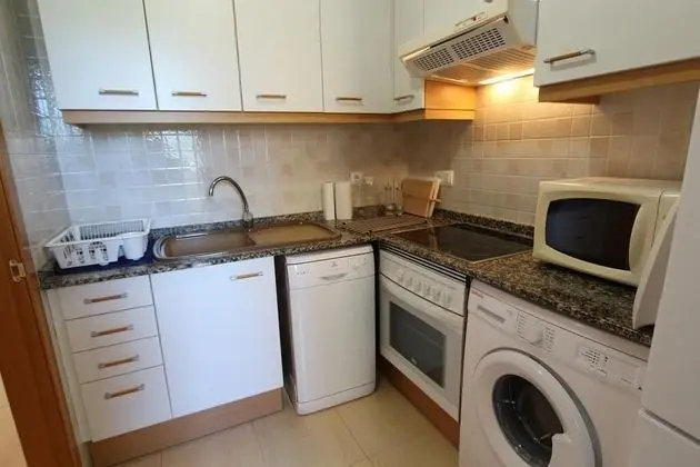 Apart Daire, 2 Yatak Odası, Havuz Manzaralı