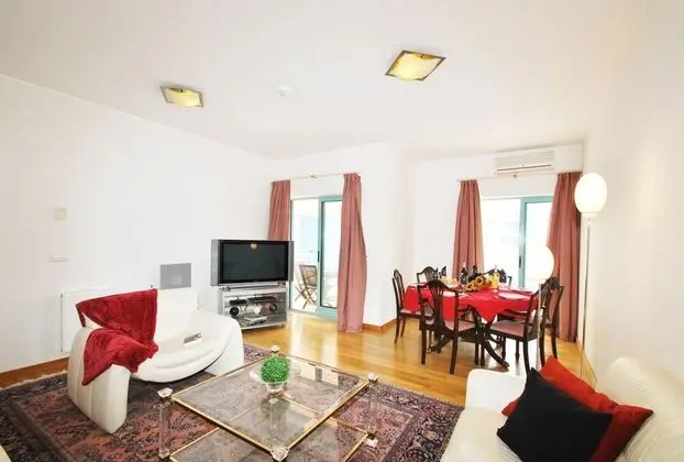 Apart Daire, 2 Yatak Odası, Havuz Kullanımı, Deniz Manzaralı