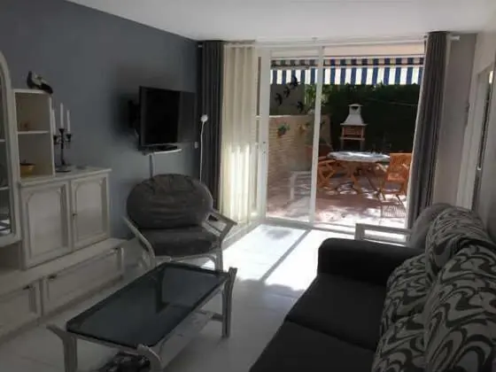 Apart Daire, 2 Yatak Odası, Teras, Zemin Kat