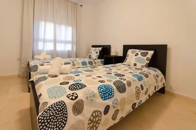 Apart Daire, 3 Yatak Odası, Havuz Manzaralı