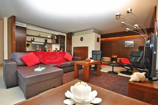 Apart Daire, 2 Yatak Odası, Havuz Kullanımı, Havuz Manzaralı