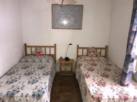 Apart Daire, 2 Yatak Odası, Balkon, Havuz Manzaralı