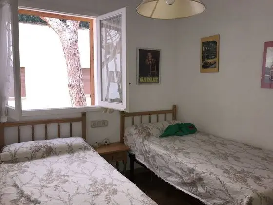 Apart Daire, 2 Yatak Odası, Balkon, Havuz Manzaralı