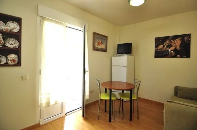 Family Stüdyo, Teras