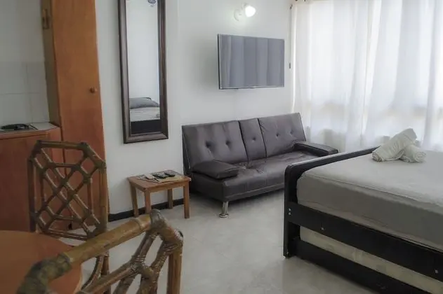 Apart Daire, 2 Büyük (Queen) Boy Yatak (210)