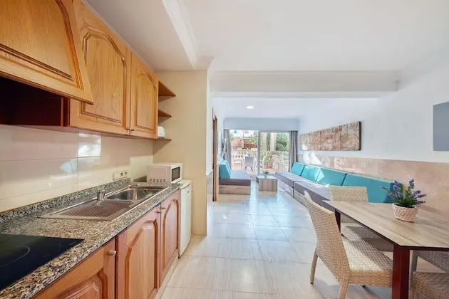 Apart Daire, 1 Yatak Odası, Balkon, Bahçe Manzaralı