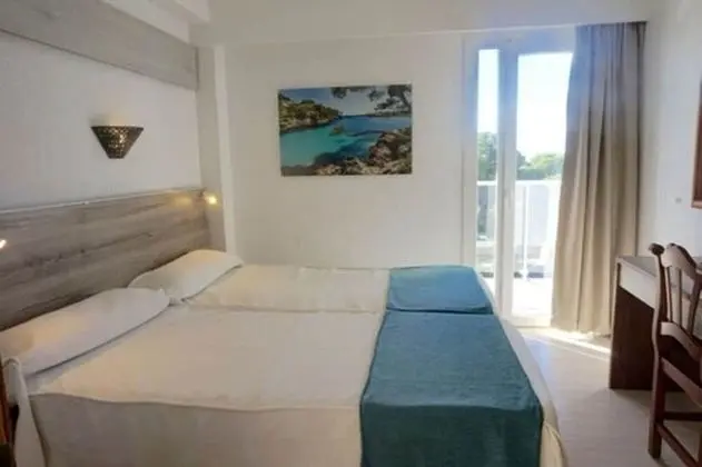 Apart Daire, 2 Yatak Odası, Balkon, Havuz Manzaralı
