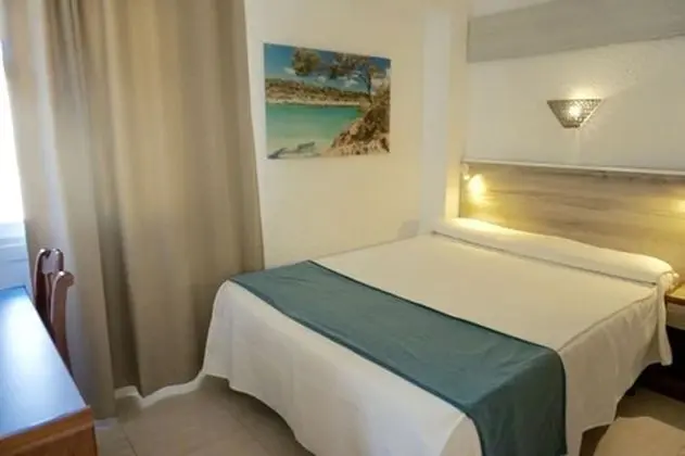Apart Daire, 2 Yatak Odası, Balkon, Havuz Manzaralı