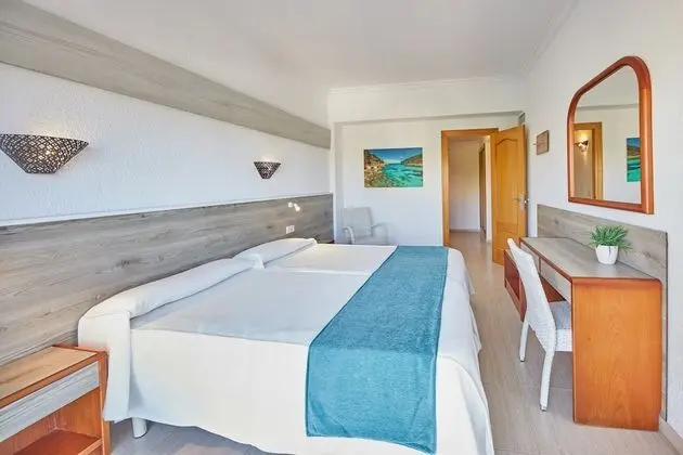 Apart Daire, 2 Yatak Odası, Balkon, Havuz Manzaralı
