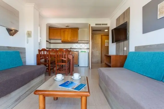 Apart Daire, 2 Yatak Odası, Balkon, Havuz Manzaralı
