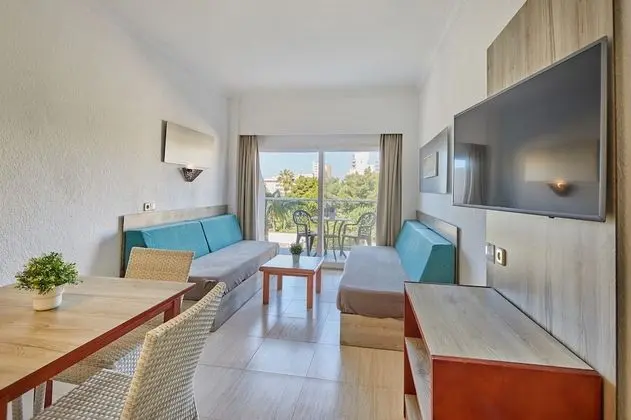 Apart Daire, 2 Yatak Odası, Balkon, Havuz Manzaralı