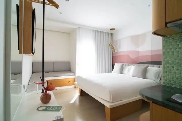 Stüdyo, Balkon, Kısmi Deniz Manzaralı