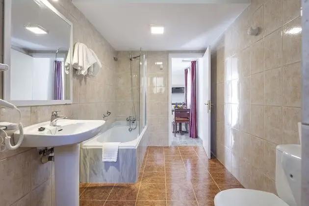 Deluxe Stüdyo, Teras