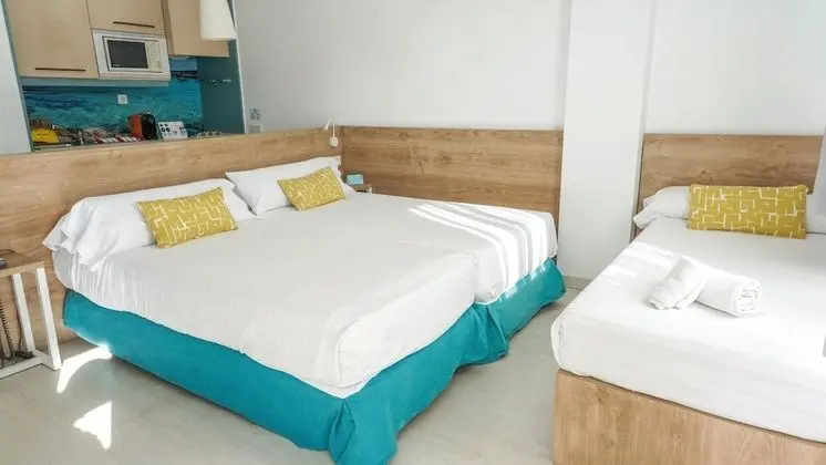 Stüdyo (2 adultos + 1 niño)