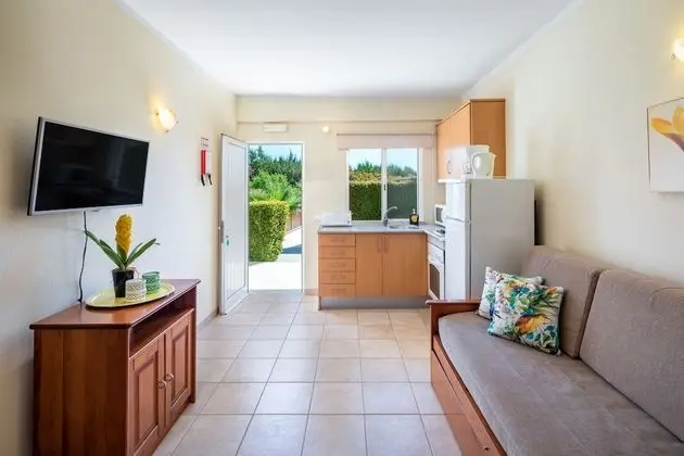 Standard Apart Daire, 2 Yatak Odası, Balkon, Zemin Kat