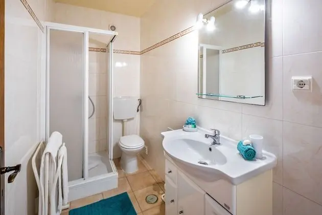 Standard Apart Daire, 2 Yatak Odası, Balkon, Zemin Kat