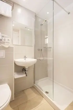 Apart Daire, 1 Yatak Odası, Balkon, Havuz Manzaralı