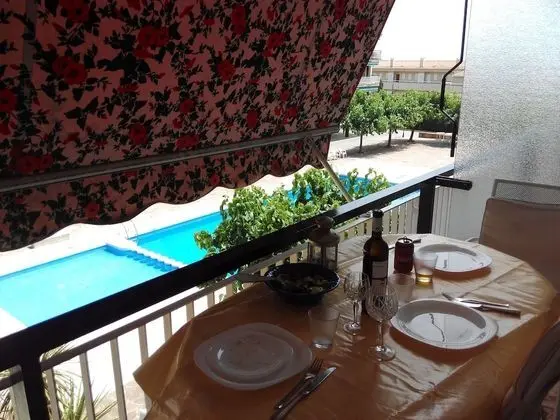 Family Apart Daire, 3 Yatak Odası, Teras, Havuz Manzaralı