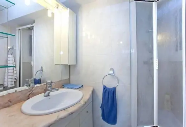 Family Apart Daire, 3 Yatak Odası, Teras, Havuz Manzaralı