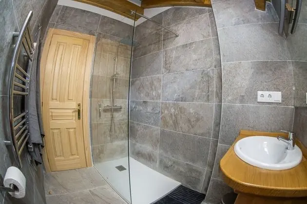 Standard Dubleks, Engellilere Uygun, Banyolu/Duşlu