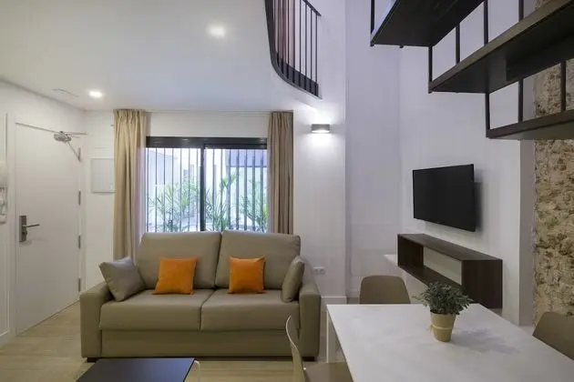 Standard Apart Daire, Avlu