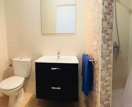 Stüdyo, Havuz Manzaralı