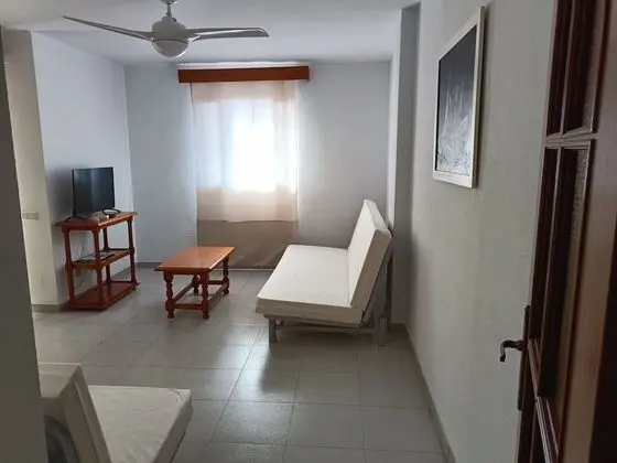 Apartamento estándar, 2 habitaciones, terraza, vistas parciales al mar