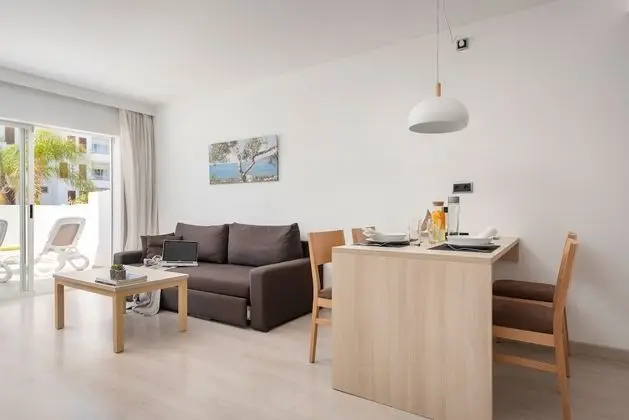Superior Apart Daire, Teras, Havuz Manzaralı