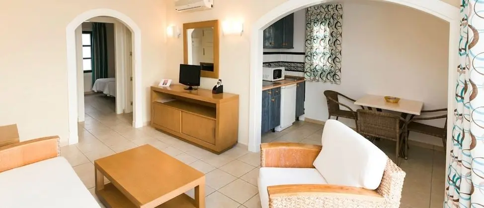 Apart Daire (Double with Balcony or Terrace, 4+2)